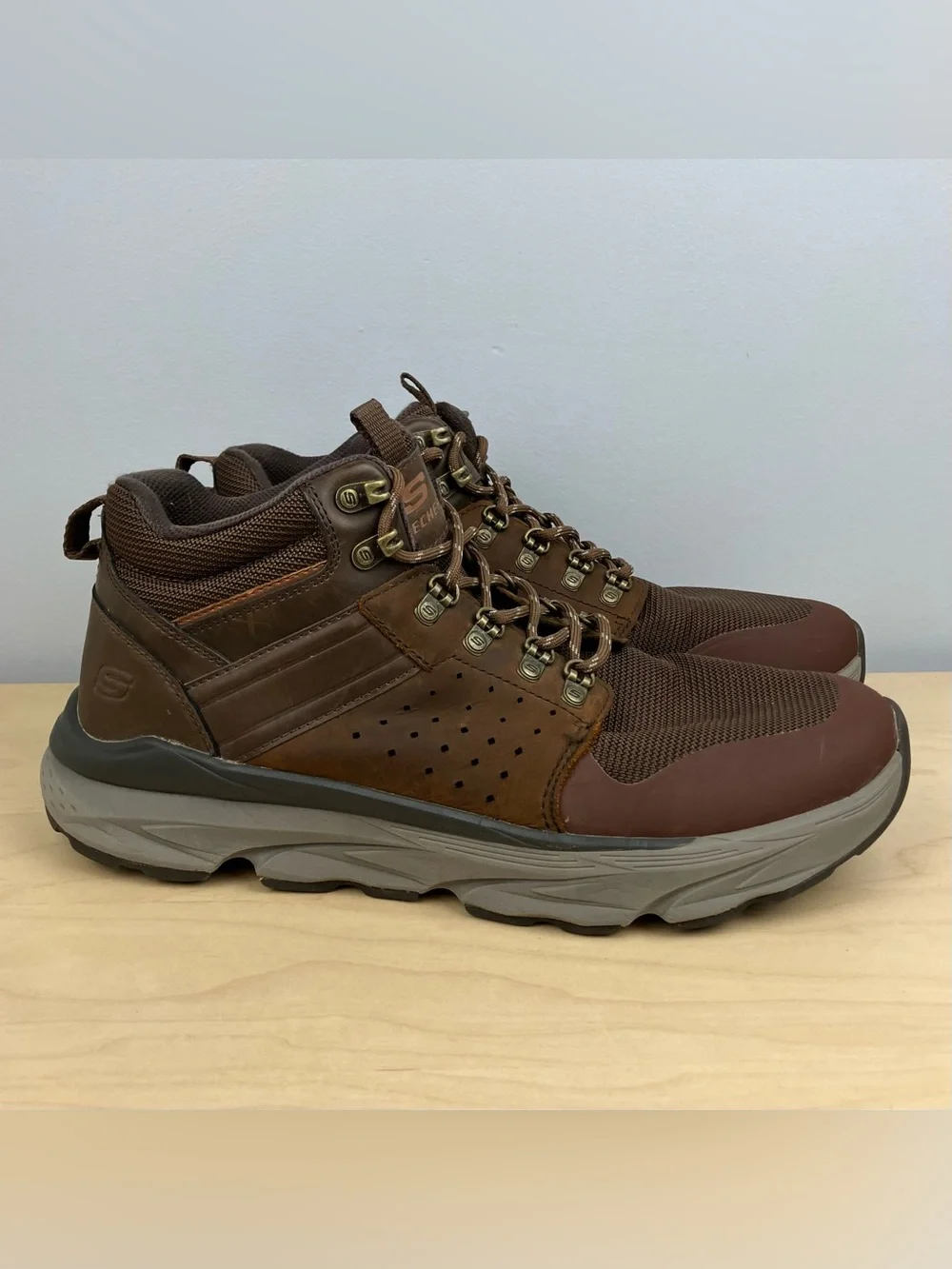 Skechers Men’s Size 12.0 Brown Leather Hiking Outdoor Boots Relaxed Fit